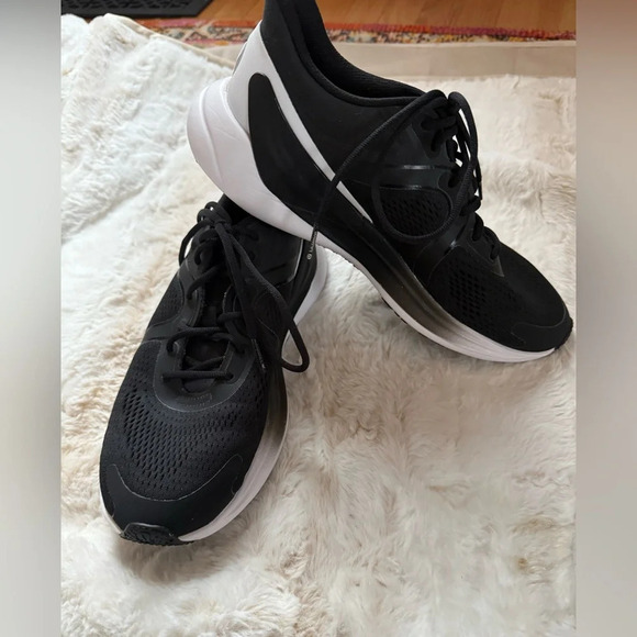 Lululemon Women's Blissfeel Running Shoe - Picture 5 of 6